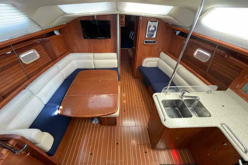 Slide: The Image of Hunter 45 Center Cockpit 2010 - 2