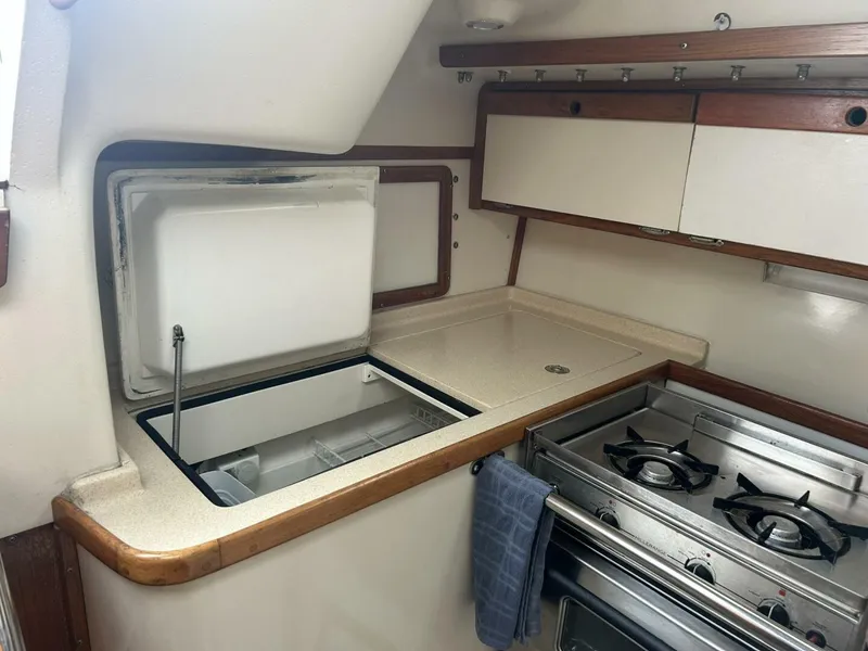 Slide: The Image of Catalina 320 1995 - 10