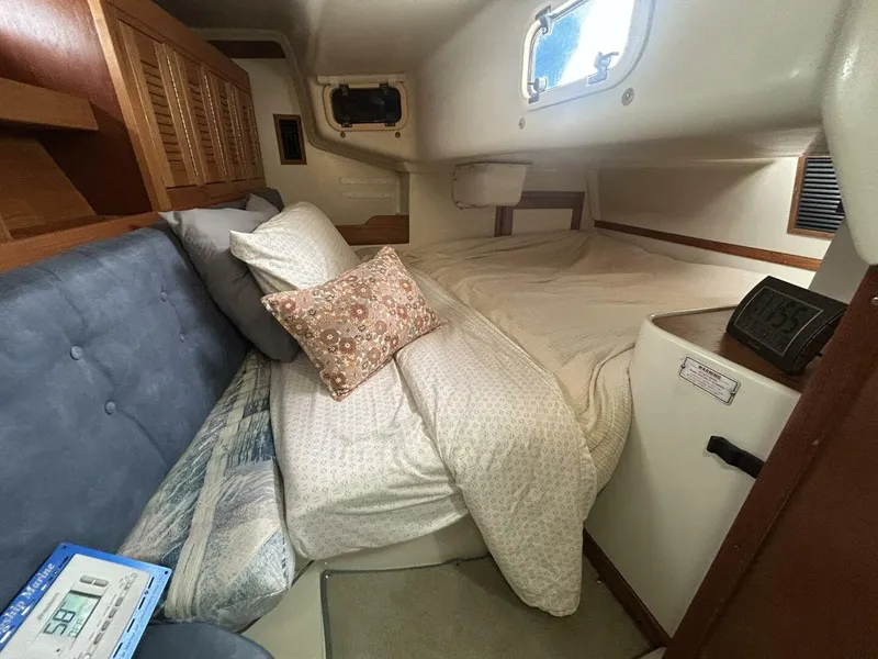 Slide: The Image of Catalina 320 1995 - 14