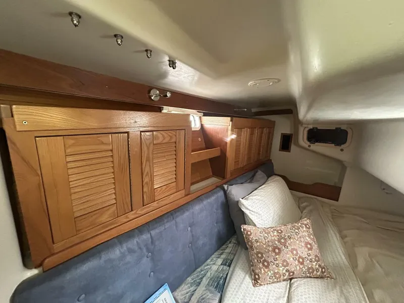 Slide: The Image of Catalina 320 1995 - 15