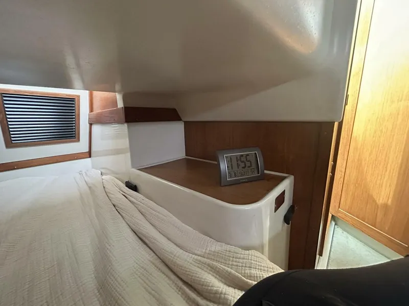 Slide: The Image of Catalina 320 1995 - 16