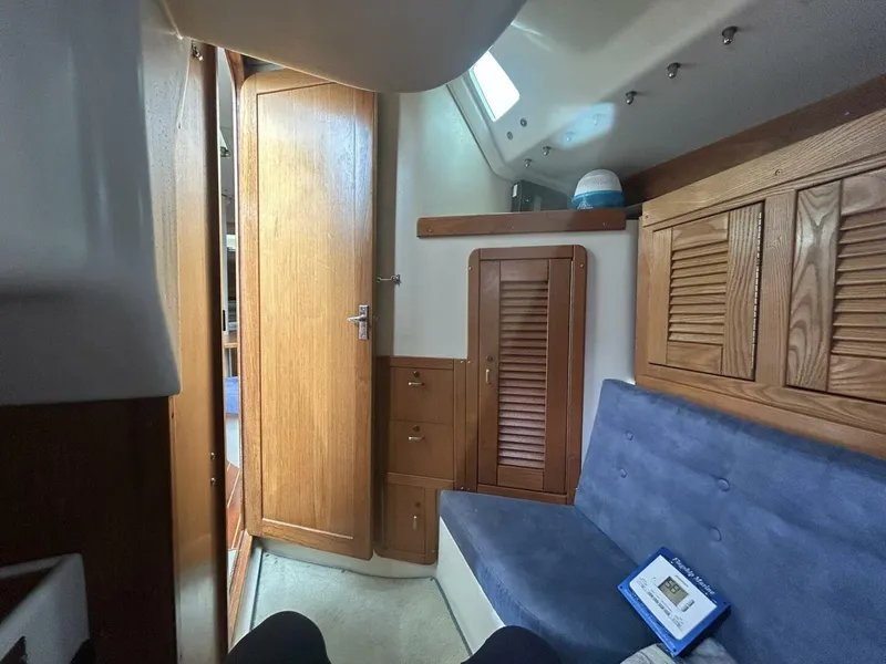 Slide: The Image of Catalina 320 1995 - 19