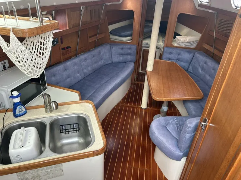 Slide: The Image of Catalina 320 1995 - 2