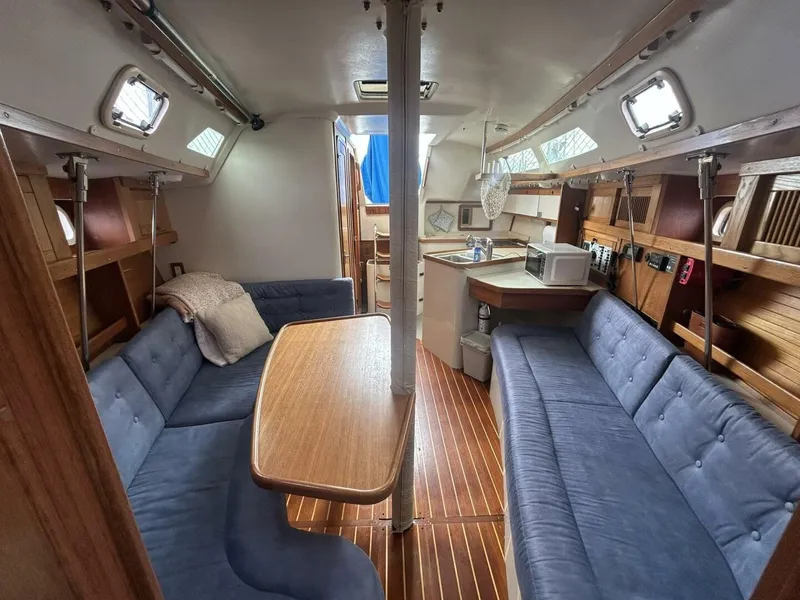 Slide: The Image of Catalina 320 1995 - 3