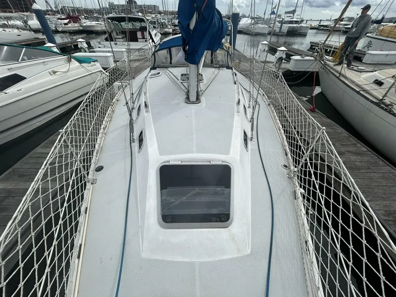 Slide: The Image of Catalina 320 1995 - 36