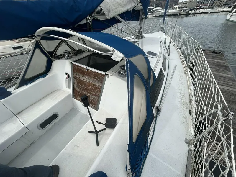Slide: The Image of Catalina 320 1995 - 37