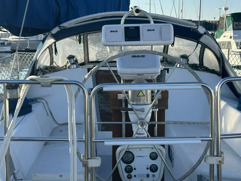 Slide: The Image of Catalina 320 1995 - 50