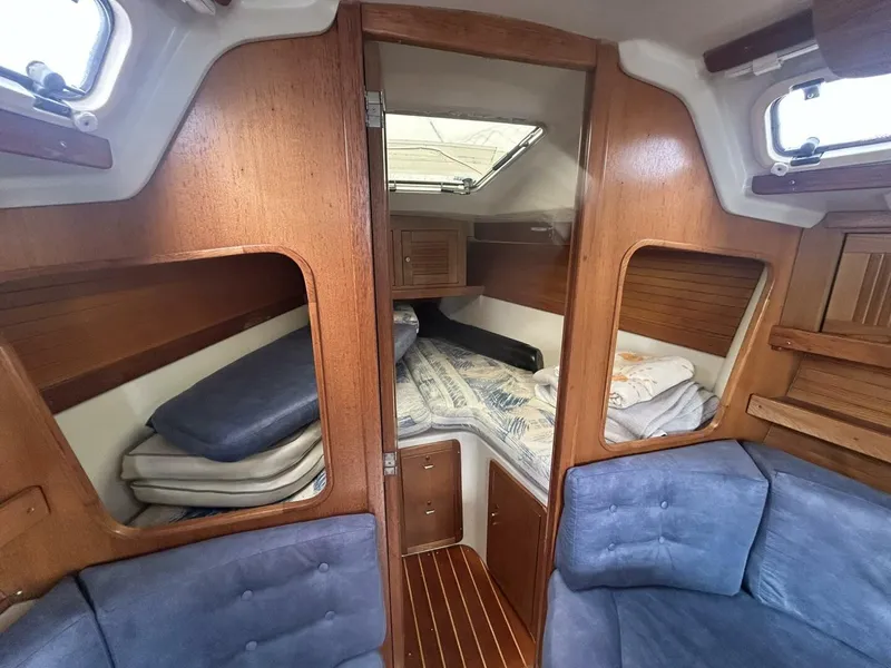 Slide: The Image of Catalina 320 1995 - 7