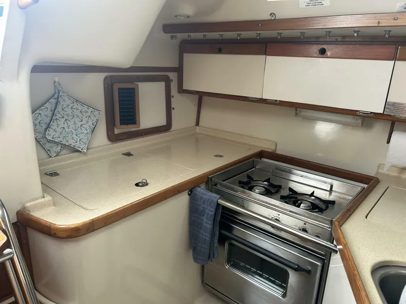 Slide: The Image of Catalina 320 1995 - 9