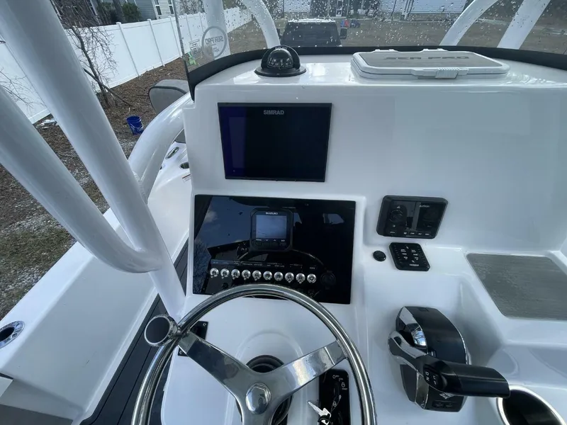Slide: The Image of Sea Pro 248 DLX 2023 - 11