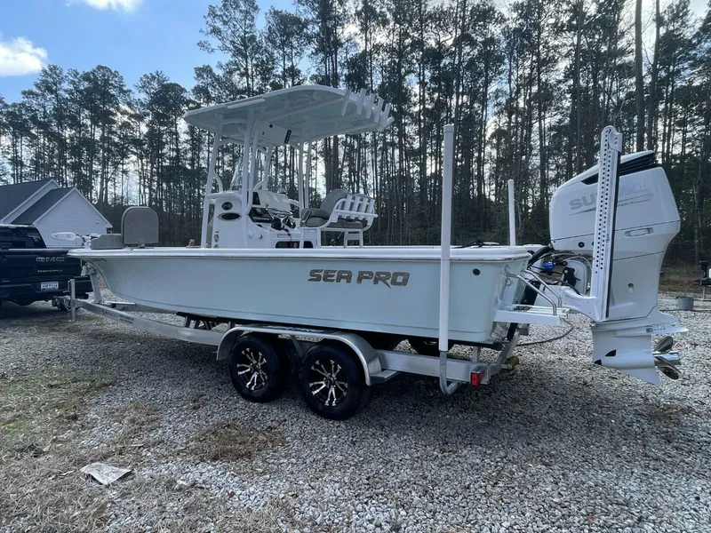 Slide: The Image of Sea Pro 248 DLX 2023 - 2