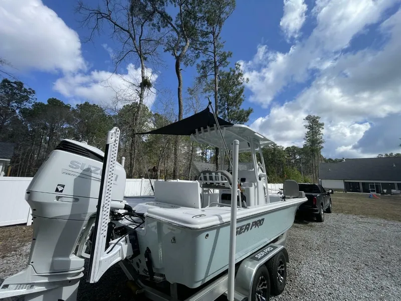 Slide: The Image of Sea Pro 248 DLX 2023 - 34