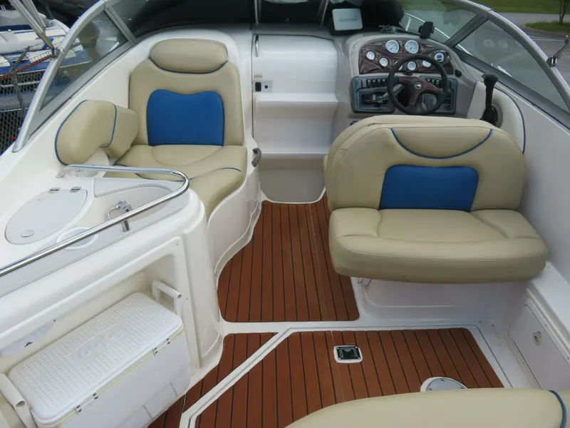 Slide: The Image of Monterey 245 CRUISER 2004 - 2