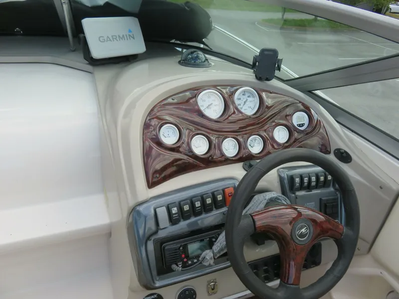 Slide: The Image of Monterey 245 CRUISER 2004 - 3