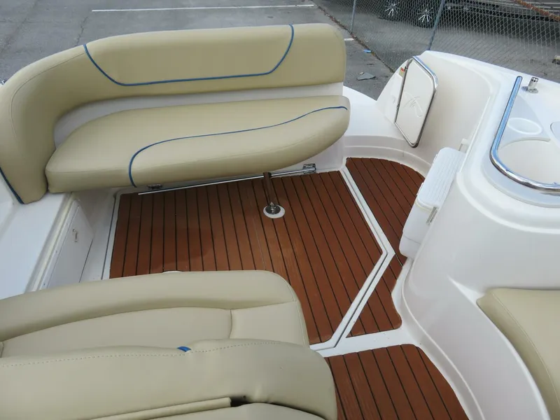 Slide: The Image of Monterey 245 CRUISER 2004 - 4