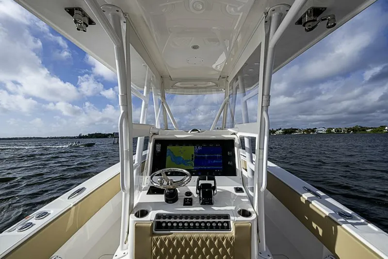 Slide: The Image of Invincible 33 Open Fisherman 2023 - 11