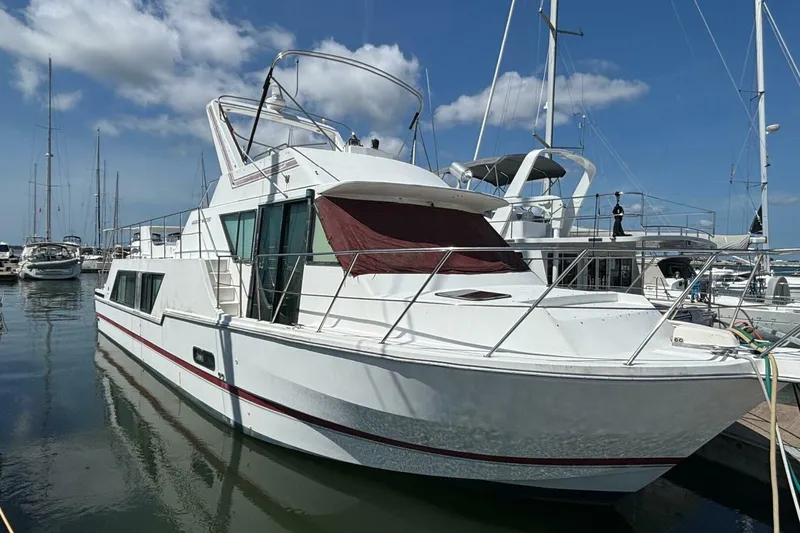 The Image of Harbor Master 52 Coastal Cruiser 1994 - 0