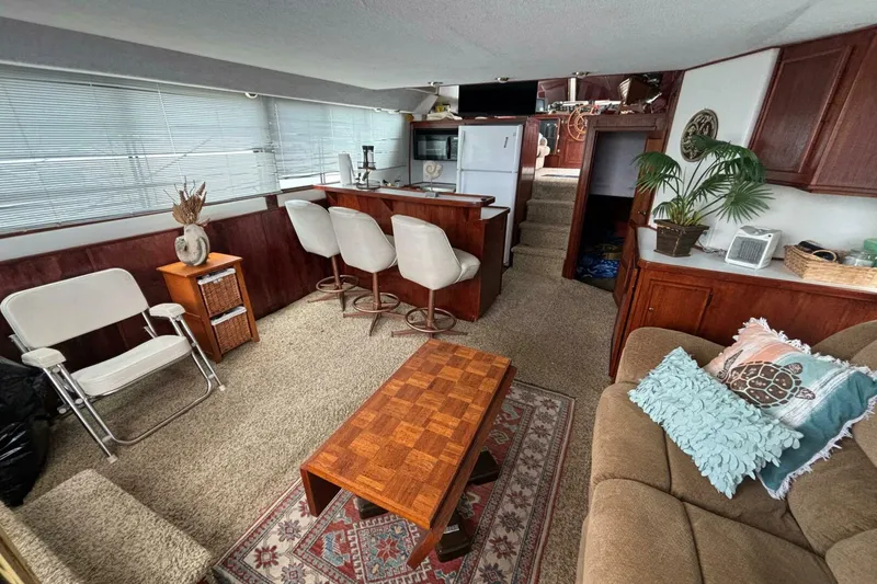 Slide: The Image of Harbor Master 52 Coastal Cruiser 1994 - 18