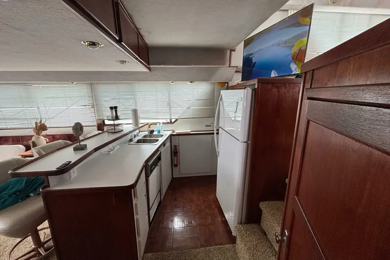 Slide: The Image of Harbor Master 52 Coastal Cruiser 1994 - 19