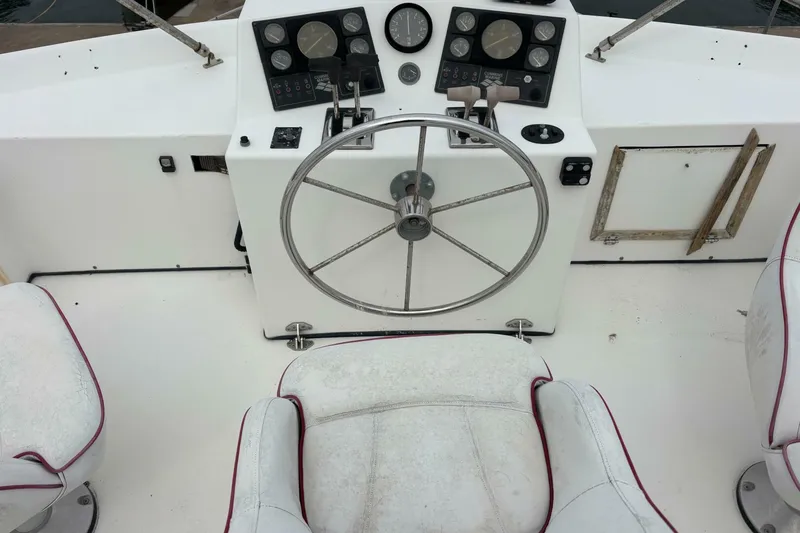 Slide: The Image of Harbor Master 52 Coastal Cruiser 1994 - 3