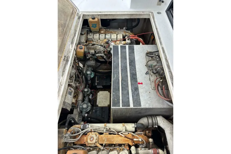 Slide: The Image of Harbor Master 52 Coastal Cruiser 1994 - 31