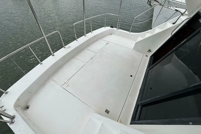 Slide: The Image of Harbor Master 52 Coastal Cruiser 1994 - 8