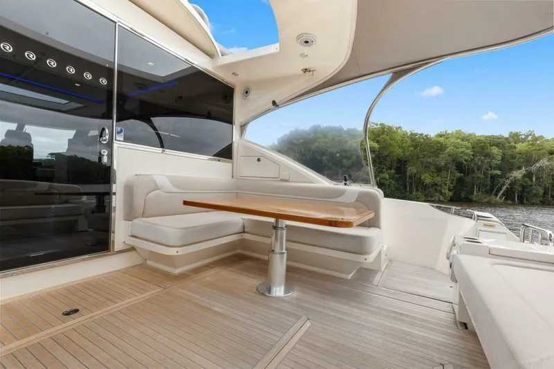 Slide: The Image of Riviera 5400 Sport Yacht Platinum Edition 2021 - 18