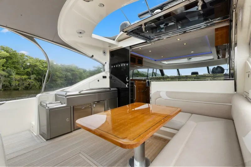 Slide: The Image of Riviera 5400 Sport Yacht Platinum Edition 2021 - 20