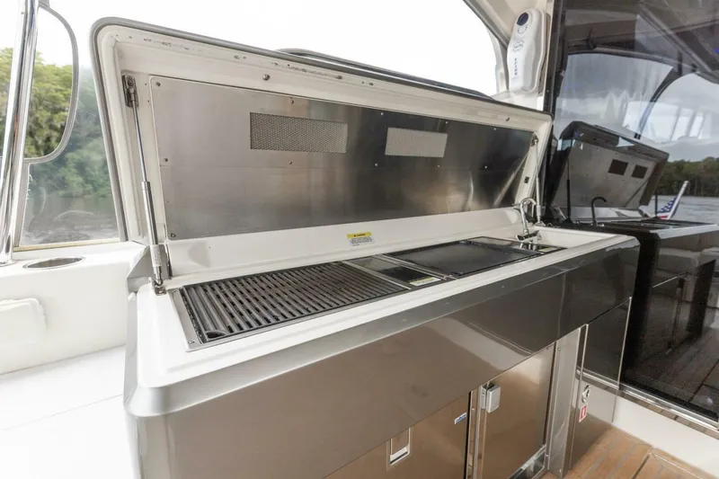 Slide: The Image of Riviera 5400 Sport Yacht Platinum Edition 2021 - 22