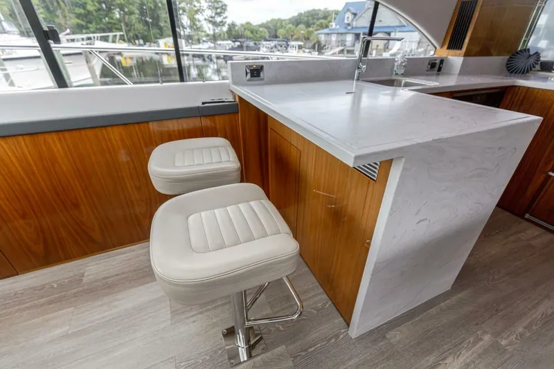 Slide: The Image of Riviera 5400 Sport Yacht Platinum Edition 2021 - 31