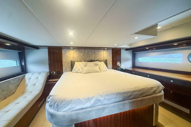 Slide: The Image of Riviera 5400 Sport Yacht Platinum Edition 2021 - 58
