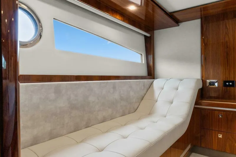 Slide: The Image of Riviera 5400 Sport Yacht Platinum Edition 2021 - 65