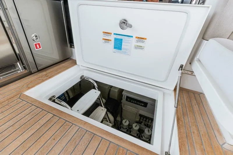 Slide: The Image of Riviera 5400 Sport Yacht Platinum Edition 2021 - 71