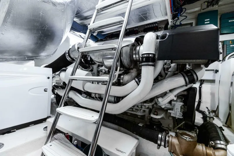 Slide: The Image of Riviera 5400 Sport Yacht Platinum Edition 2021 - 72