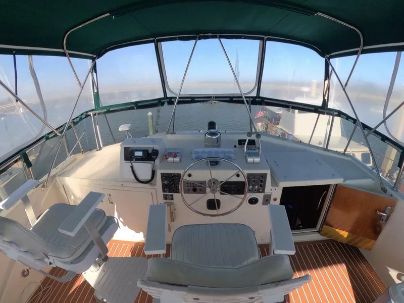 Slide: The Image of Hatteras 54MY 1987 - 43