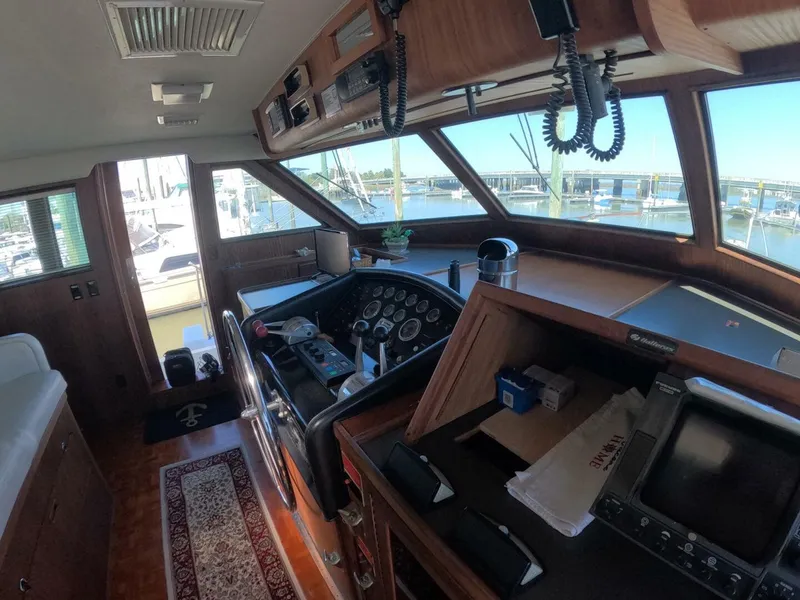 Slide: The Image of Hatteras 54MY 1987 - 5