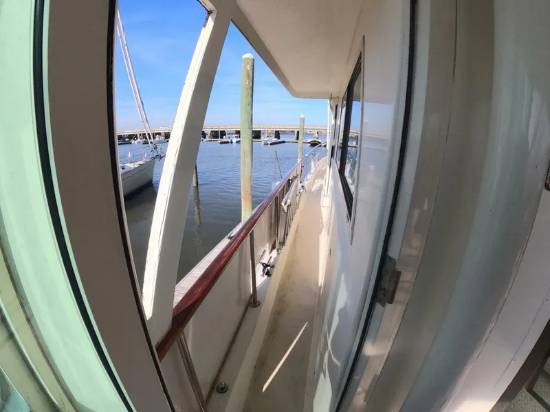 Slide: The Image of Hatteras 54MY 1987 - 50