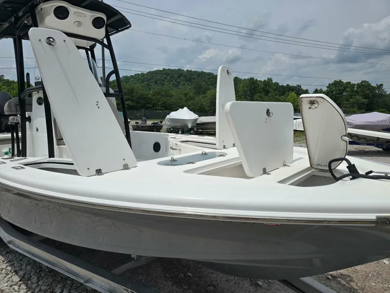 Slide: The Image of Sea Pro 248 Bay 2023 - 11