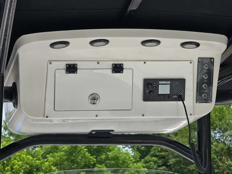 Slide: The Image of Sea Pro 248 Bay 2023 - 9