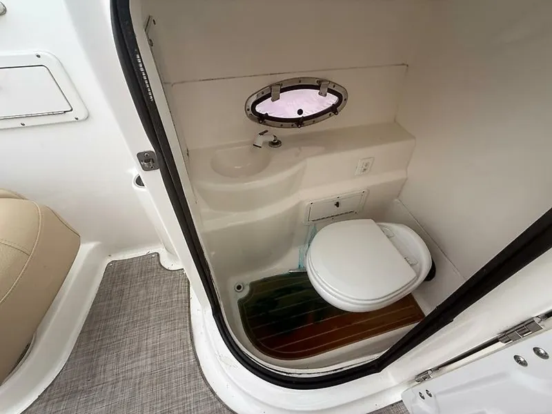 Slide: The Image of NauticStar 243 DC 2019 - 22