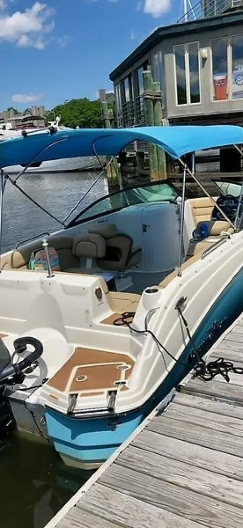 Slide: The Image of NauticStar 243 DC 2019 - 23