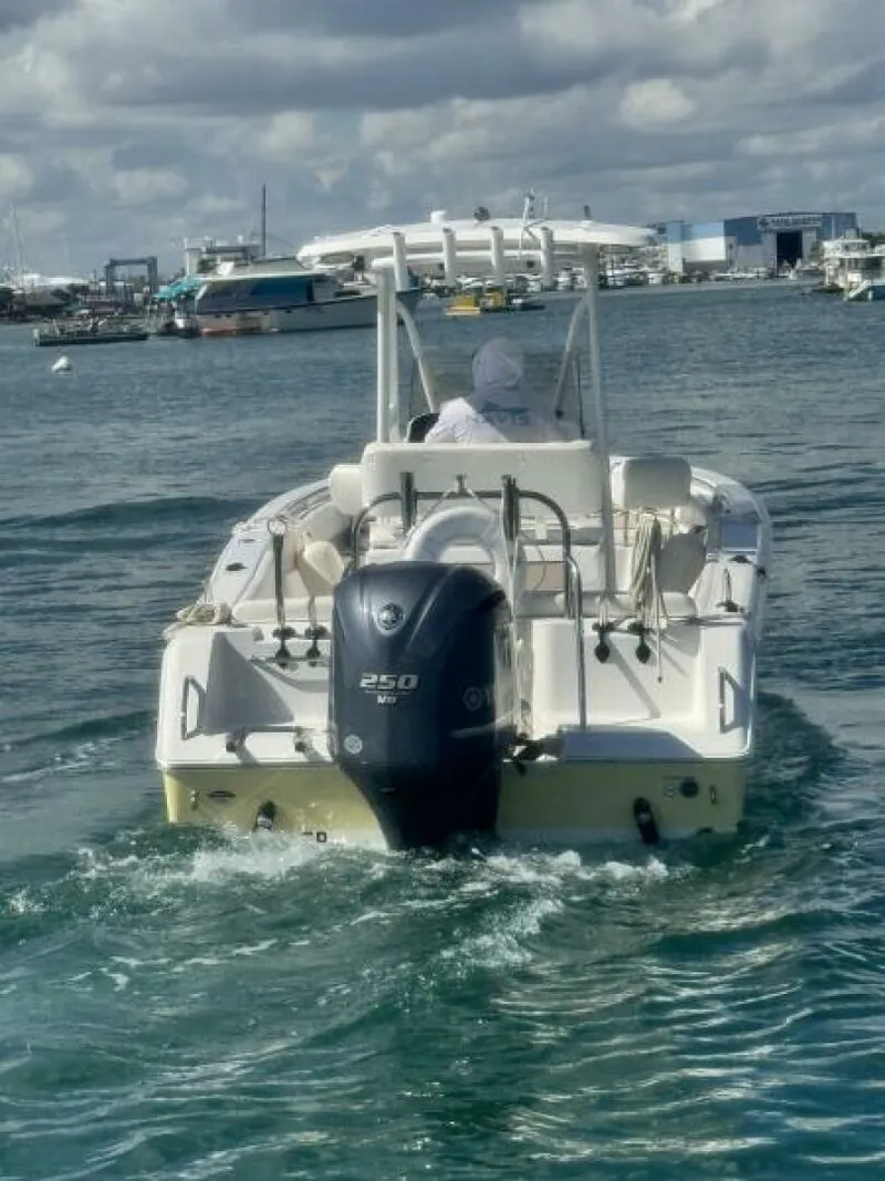 Slide: The Image of Sea Hunt 234 Ultra 2013 - 10