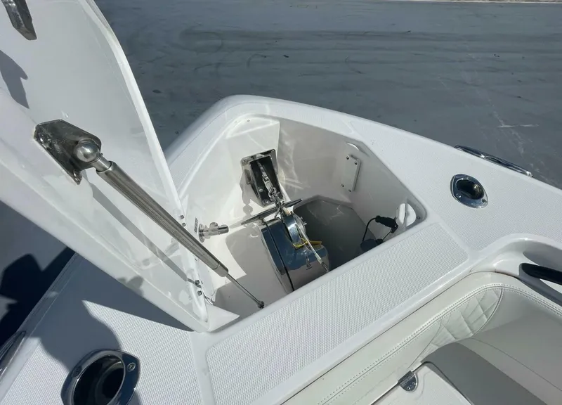Slide: The Image of Everglades 335 Center Console 2022 - 14
