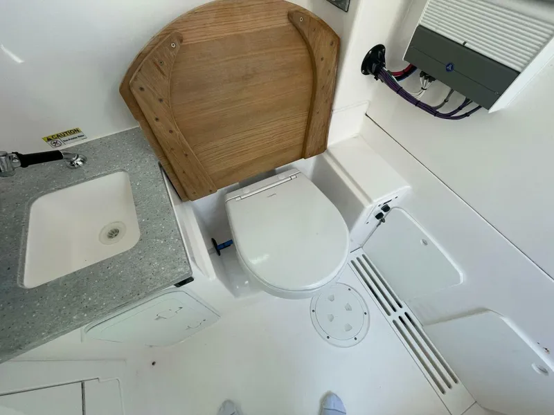 Slide: The Image of Everglades 335 Center Console 2022 - 30