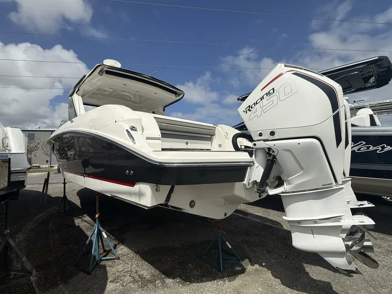 Slide: The Image of Sea Ray 350 SLX Outboard 2020 - 2
