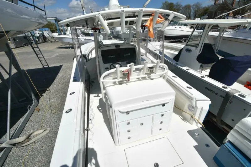 Slide: The Image of Regulator Marine 34 SS 2018 - 11