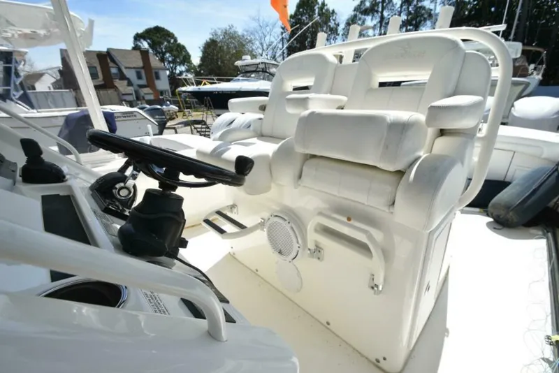 Slide: The Image of Regulator Marine 34 SS 2018 - 19