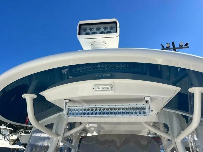 Slide: The Image of Regulator Marine 34 SS 2018 - 5