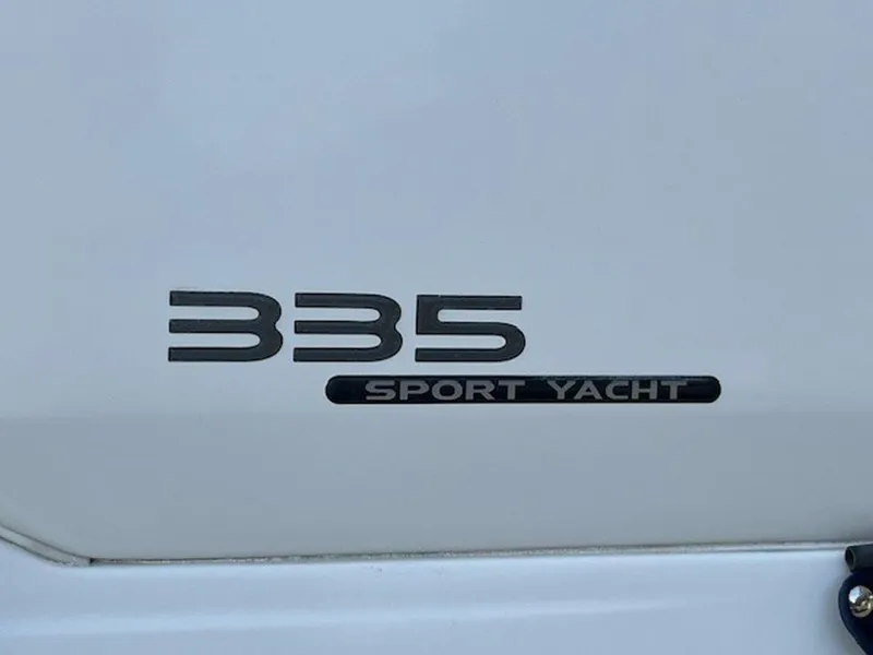 Slide: The Image of Monterey 335 Sport Yacht 2018 - 12