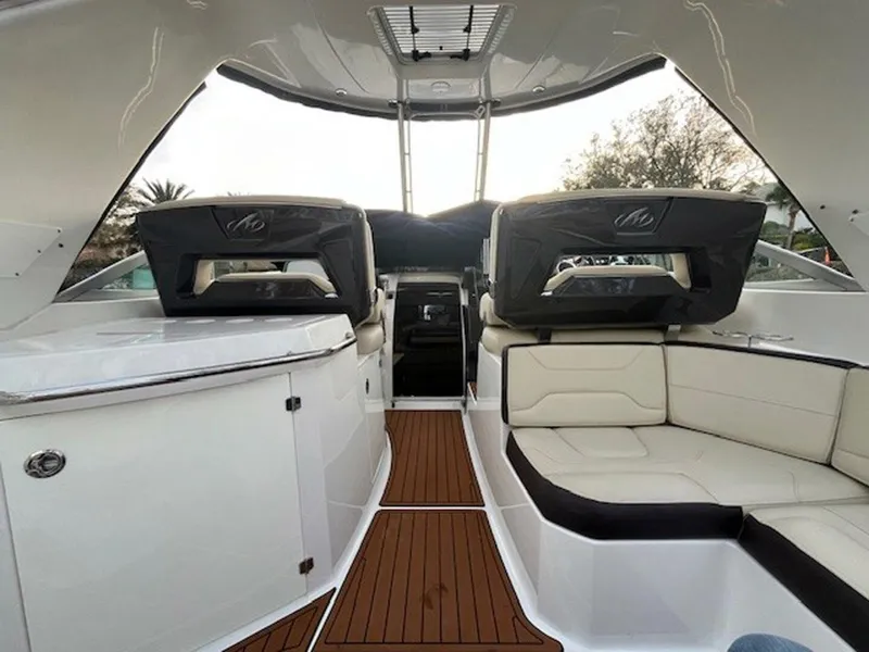 Slide: The Image of Monterey 335 Sport Yacht 2018 - 20